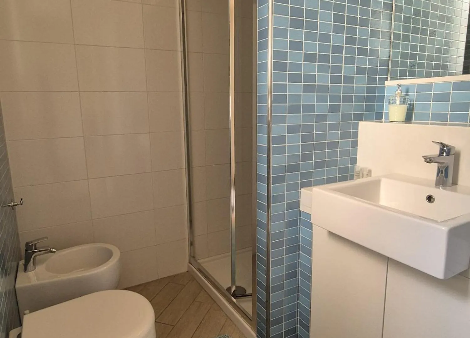 Hotel Kosié - il comfort di classe con due matrimoniali e due bagni indipendenti Palermo Affittacamere